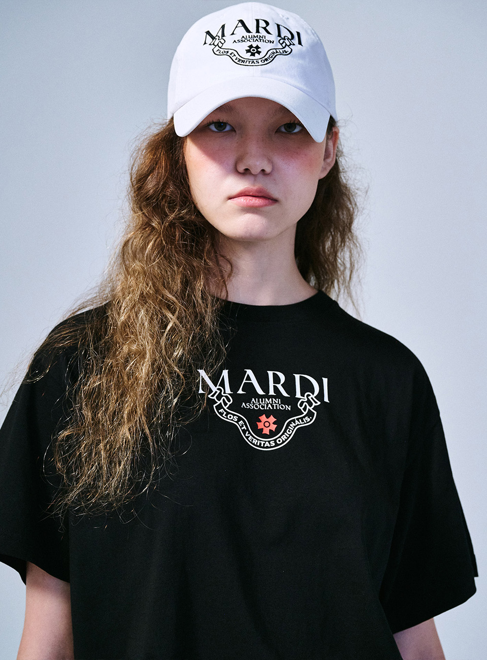 韓國MARDI MERCREDI-TSHIRT ALUMNI CLASSIQUE BLACK WHITE 